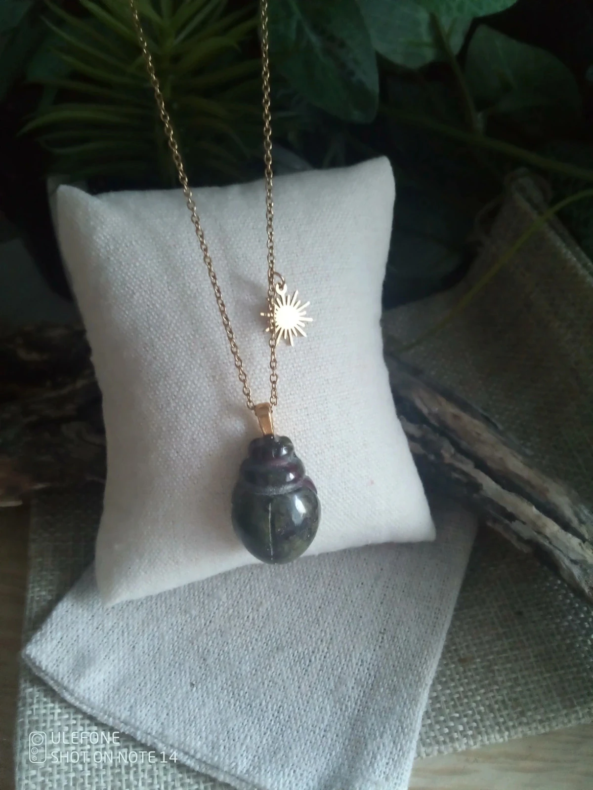 Collier pendentif scarabée en pierre de jaspe – photo 2